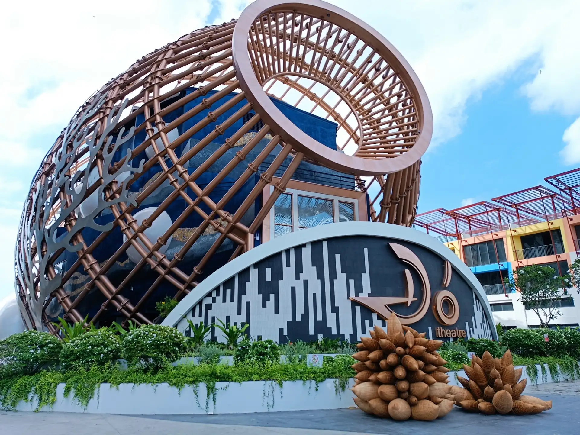 Nhà Hát Đó - Biểu Tượng Văn Hóa & Nghệ Thuật Độc Đáo Tại Nha Trang